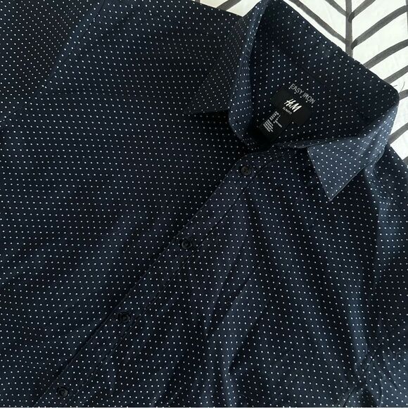 H&M Size L Slim Fit Navy Polka Dot Long Sleeve Button Down Dress Shirt - Picture 1 of 4